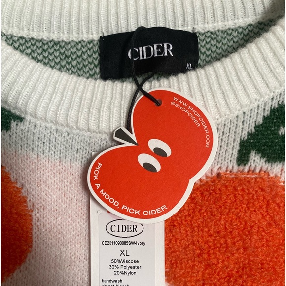 WOMEN’S L SWEATER - Picture 2 of 3